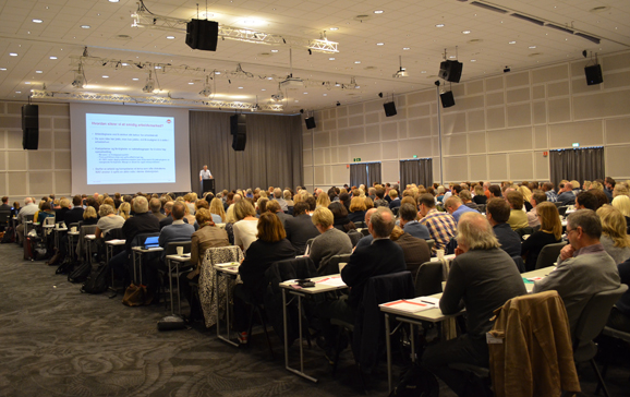 Nav-direktør Jokim Lystad innleder på FARVE-konferansen. (Foto Fredrik Aasgaard